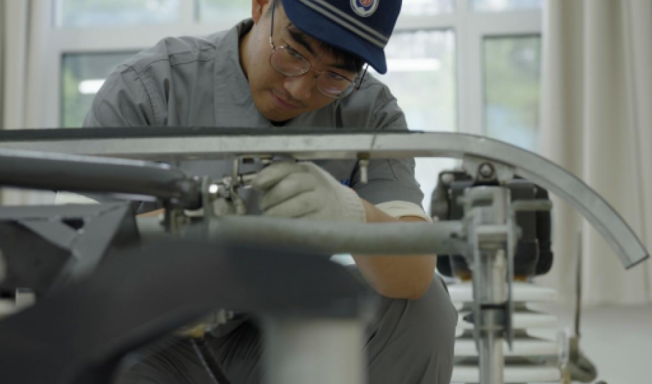 破“工種壁壘 ”提“上崗速度”中車唐山公司聯(lián)動(dòng)院校創(chuàng)新培養(yǎng)模式“今天學(xué)的，就是明天上崗用的”